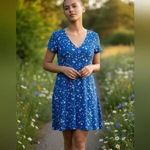 Draper James Blue Floral Knee Length Dress L Coastal Festival Beachy Aesthetic